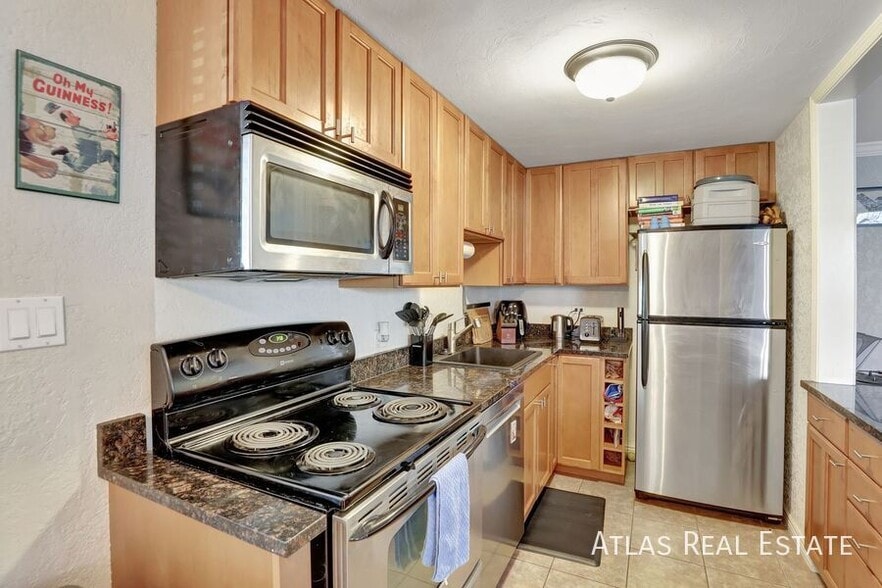 Building Photo - 1151 N Marion St