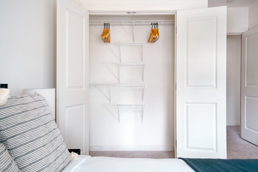 Building Photo - 10410 NE 2nd St