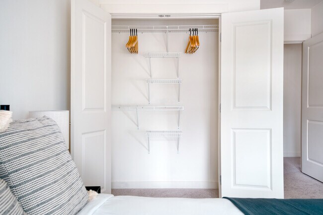 Building Photo - 10410 NE 2nd St