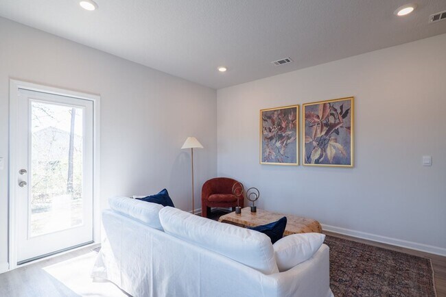 Building Photo - $500 Move-in Discount!  Fresh, Modern Living in Bemiss Springs – Stylish New-Construction 3BR Tow...
