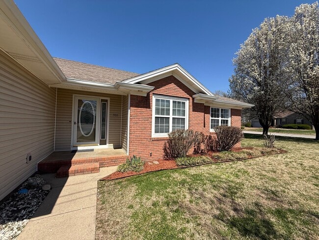 Building Photo - 500 Clifton Ct