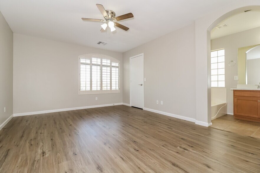 Building Photo - 12529 W Colter St