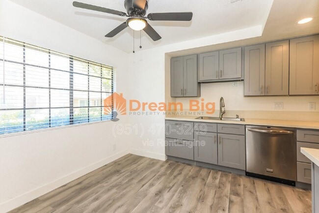 Building Photo - 2844 Oak Creek Dr