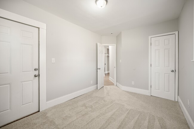 Building Photo - 373 Spring St