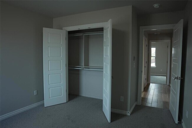 Building Photo - 5216 Bing Cir