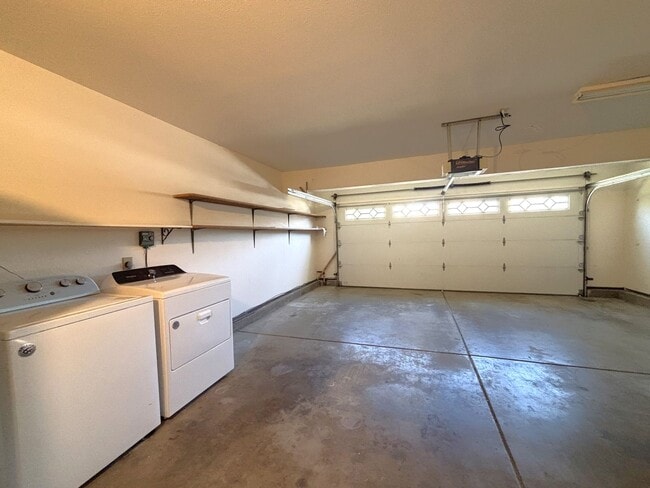 Building Photo - Beautiful 4 bedroom, 3 bathroom two-story home for rent in the highly desirable Mission San Jose ...
