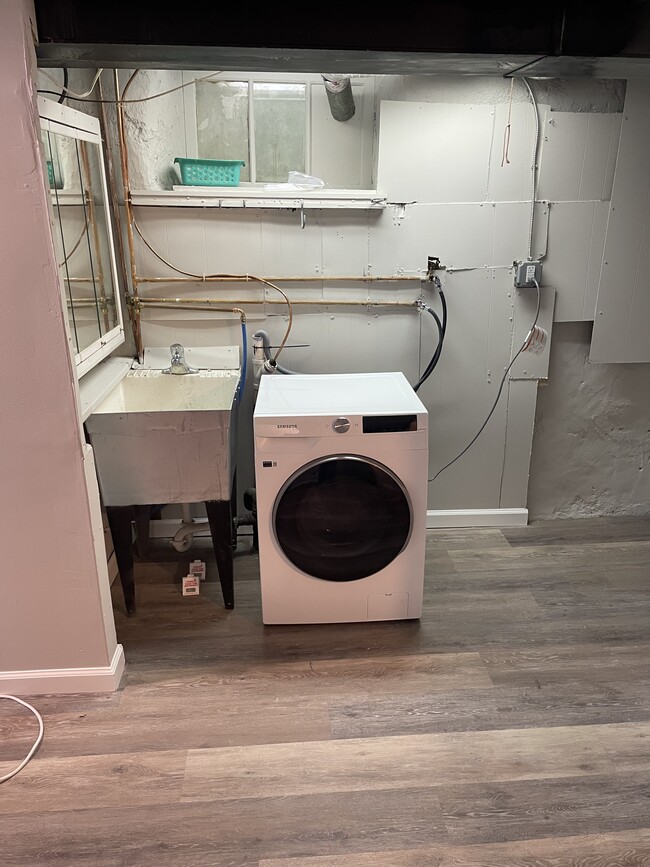 Building Photo - 1121 Cobbs St