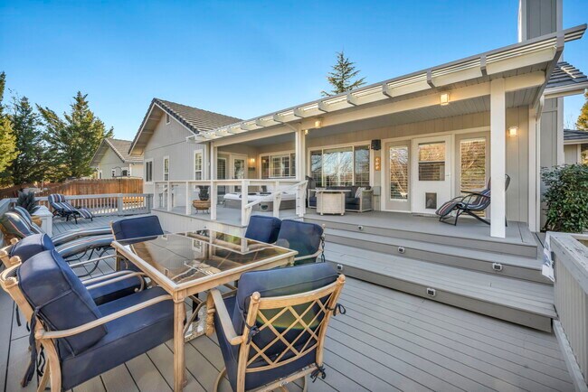 Building Photo - 6500 Brookview Cir