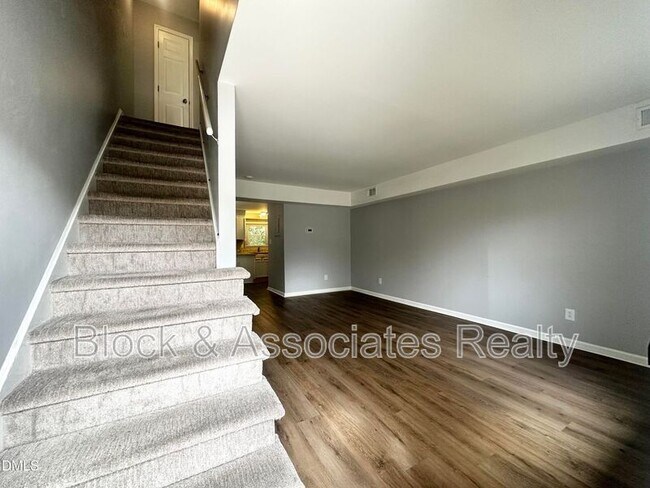 Building Photo - 4808 Blue Bird Ct