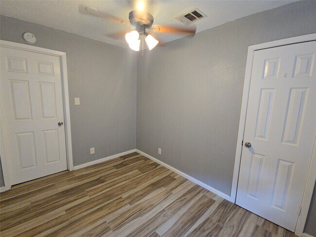 Building Photo - 5115 Balkin St