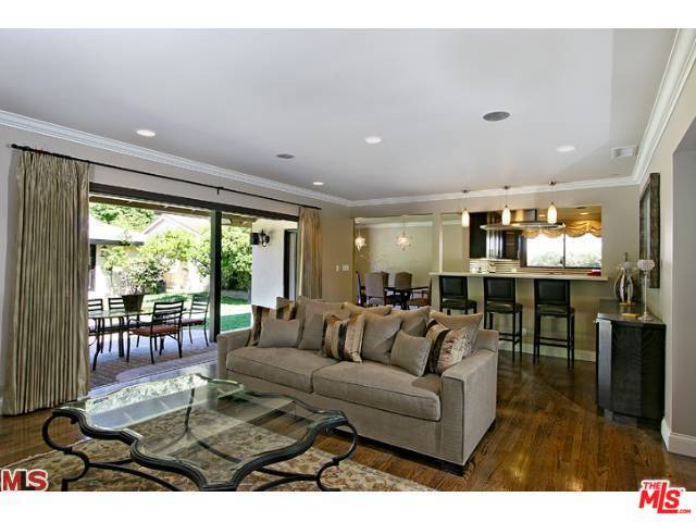 Building Photo - 2001 Coldwater Canyon Dr