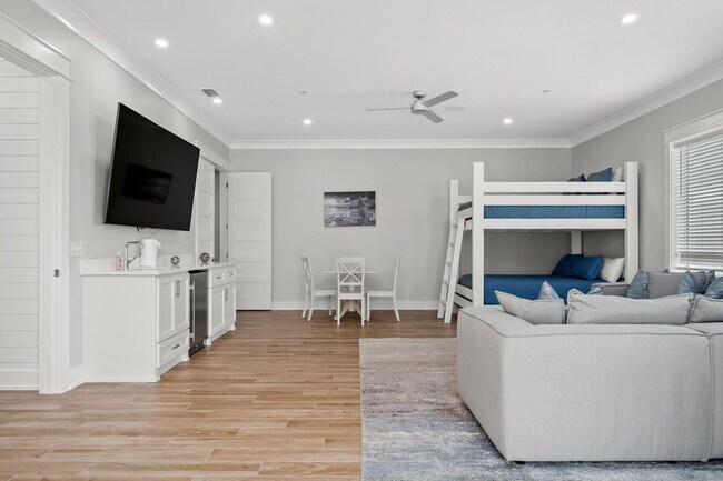 Building Photo - 14300 Front Beach Rd