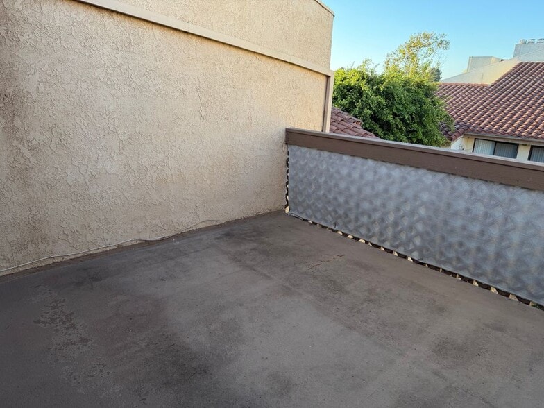 Building Photo - 4791 Lago Dr