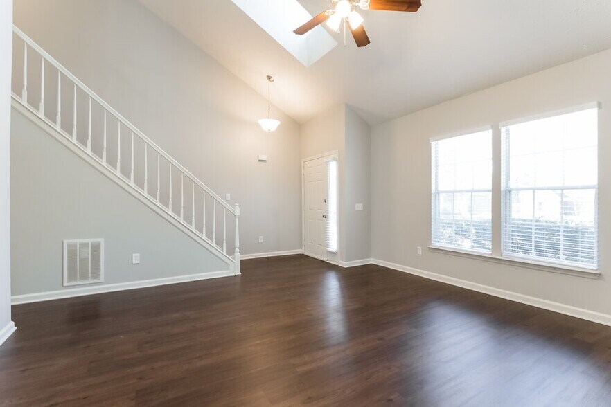 Building Photo - 1902 Shadbark Ct