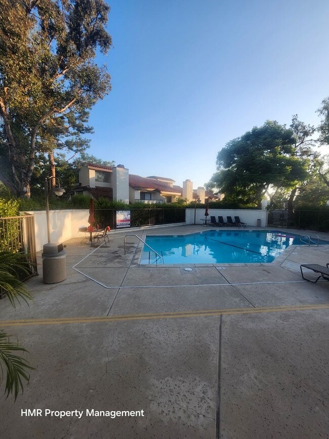 Building Photo - Beautiful 3-Bed, 3-Bath Condo in Prime Cla...