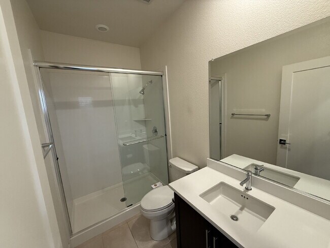 Building Photo - Beautiful 4 Bedroom, 3 Bath Home with Solar in Highly Desired Tracy Hills Community
