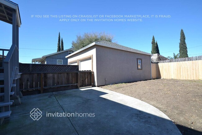 Building Photo - 622 W 13th St