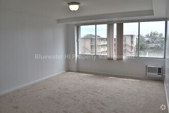 Building Photo - Five Regents - Studio w/ full kitchen, 1 p...