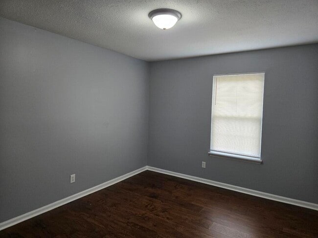 Building Photo - 2600 Carrington Dr