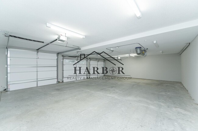 Building Photo - Brand NEW Caroline Apartments - 107-Move I...