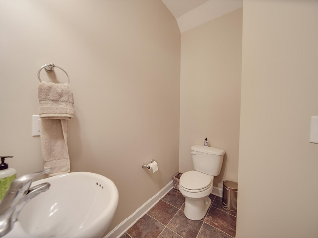 Building Photo - 5657 Tipperlinn Way