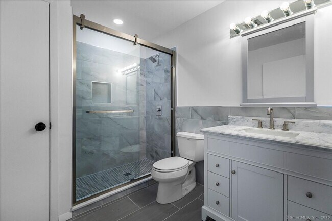 Building Photo - 88 Horton St