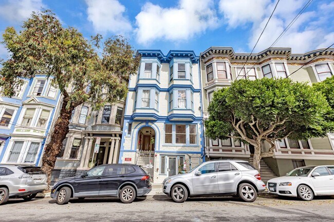 Building Photo - 652-656 Clayton Street