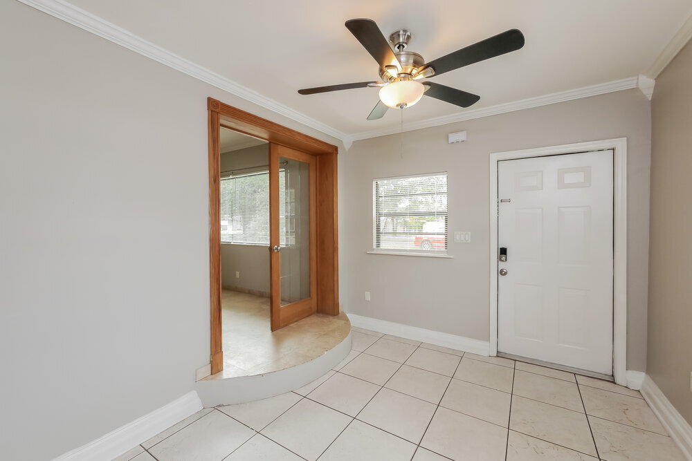 Building Photo - 5809 Buchanan St