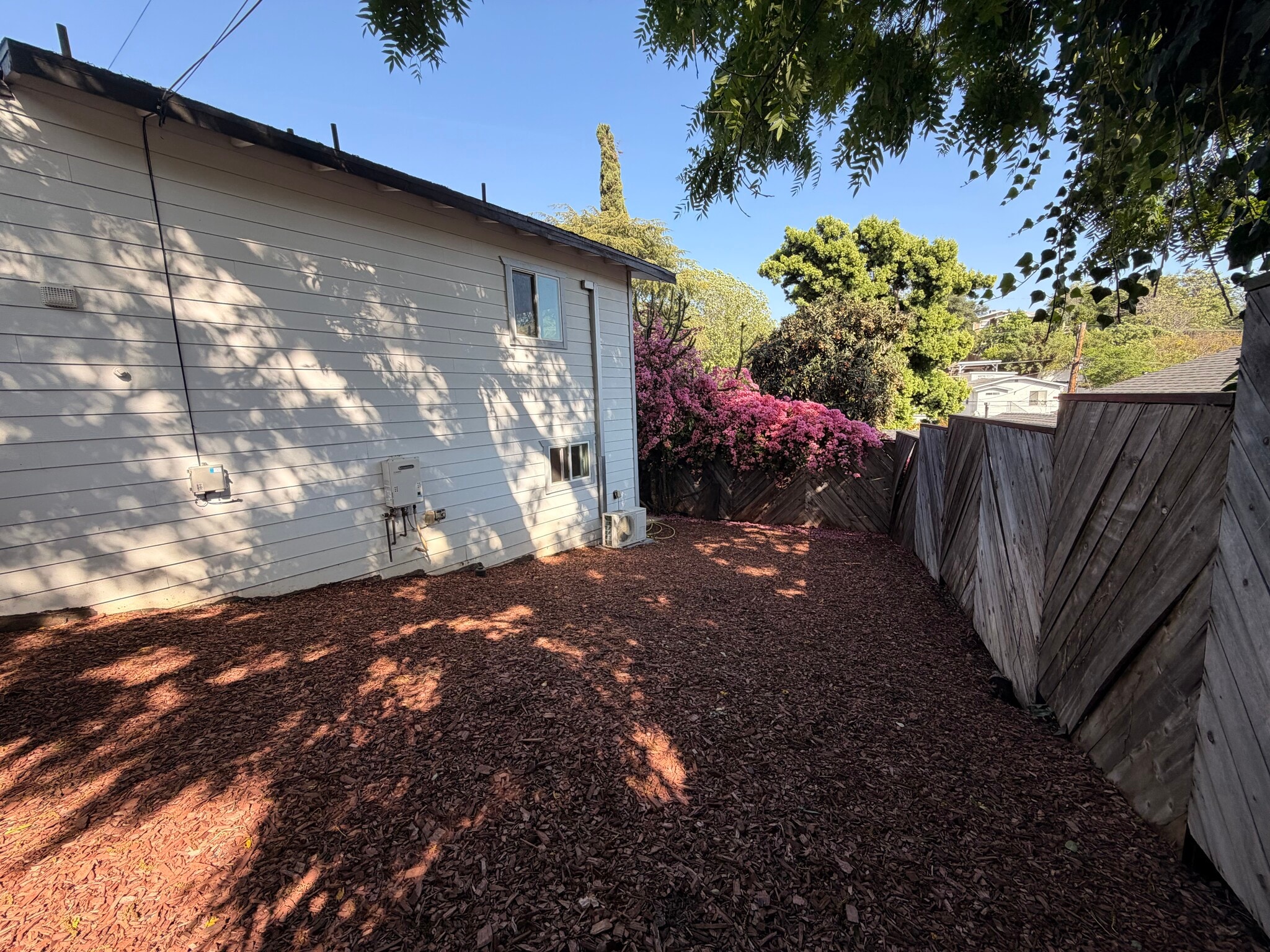 Building Photo - 4912 Mendota Ave