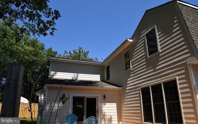 Building Photo - 12856 Fantasia Dr