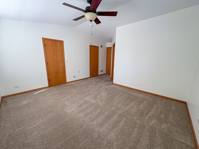 Building Photo - 1453 Millbrook Dr