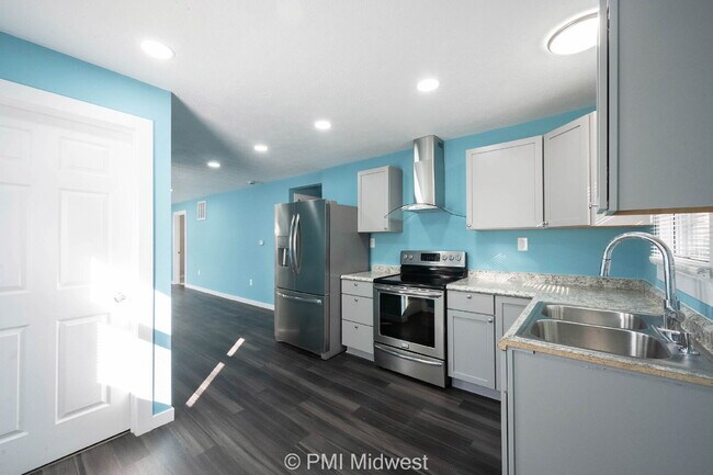 Building Photo - "Charming 3-Bed, 2-Bath Home in Indianapolis with 1,438 Sq Ft of Comfort!"