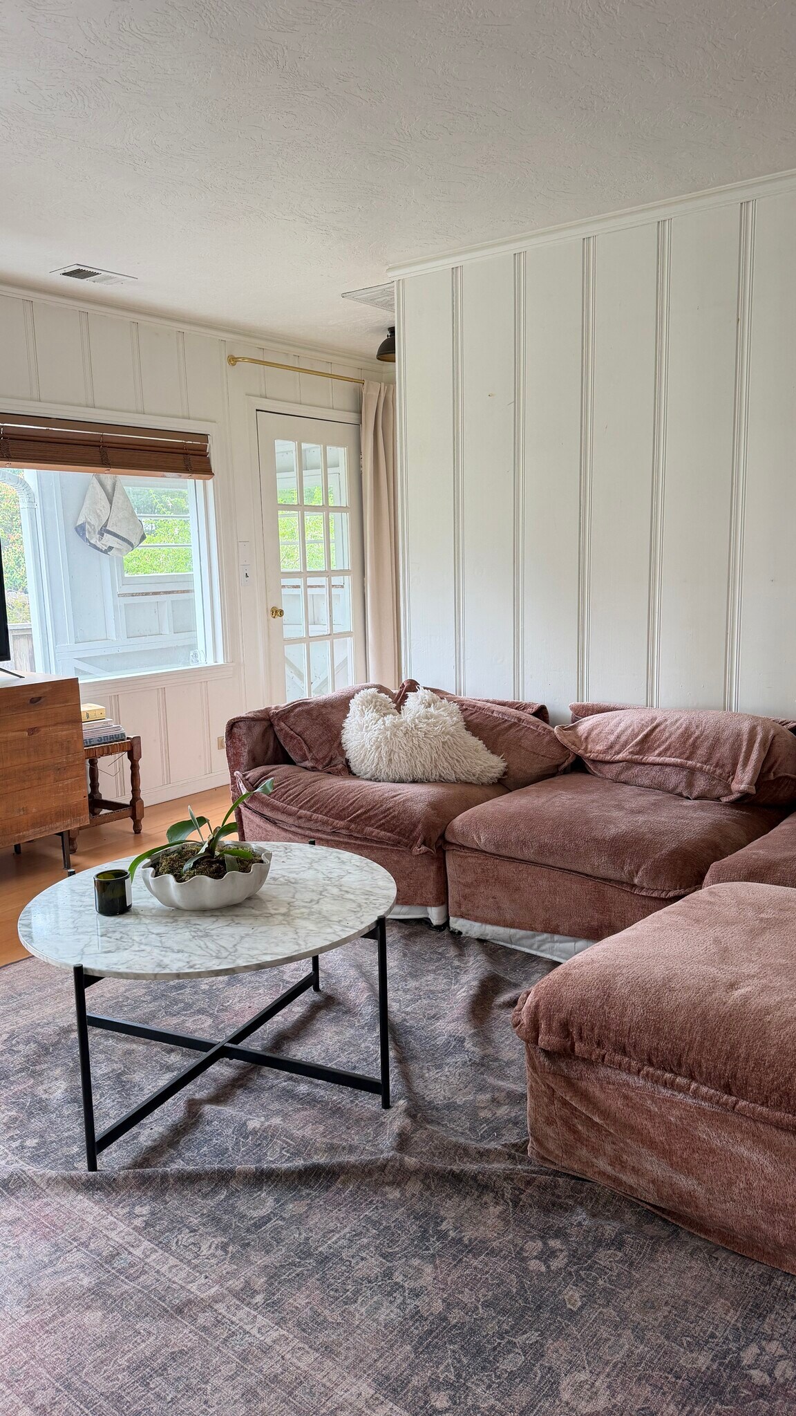 Living room - 201 6th Ave