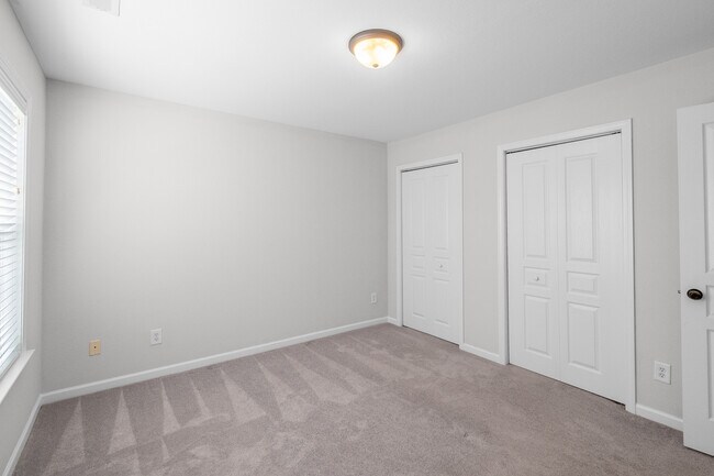 Building Photo - 558 Calen Ln
