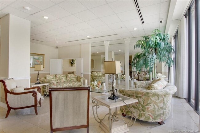 Building Photo - 9950 S Ocean Dr