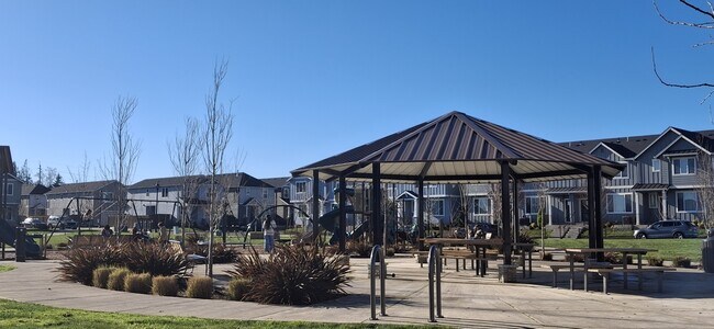 Building Photo - 31741 NW Blake Terr