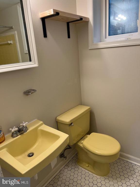 Building Photo - 8711 Braeburn Dr