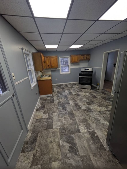 Building Photo - 102 E Wabash Ave