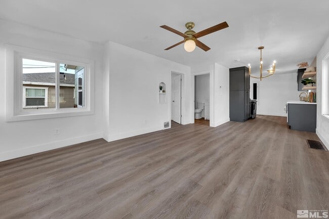 Building Photo - 402 Grand Canyon Blvd