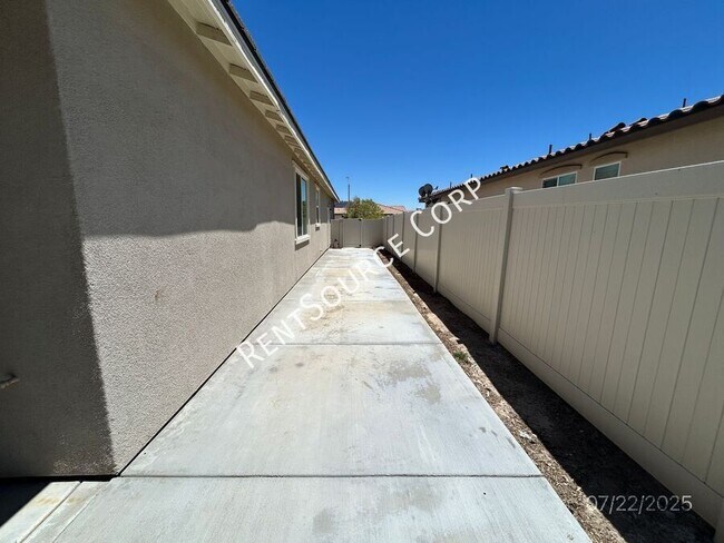 Building Photo - 45051 Marbella St