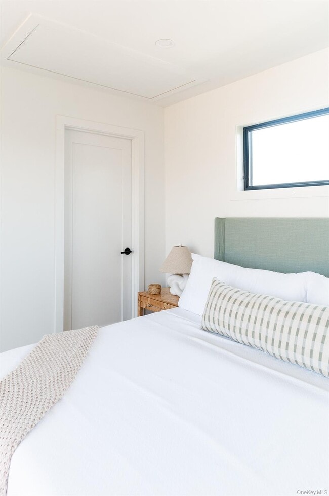 Building Photo - 319 Wilmot Rd