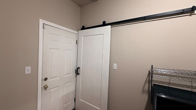 Building Photo - 4055 S Calumet Ave