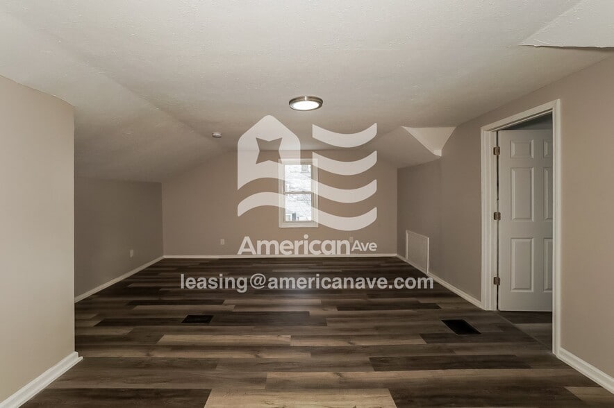 Building Photo - 13601 Edgewood Ave