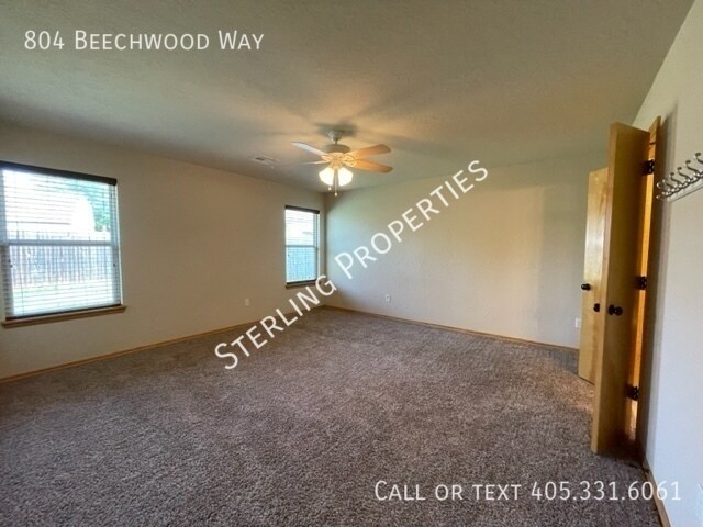 Building Photo - 804 Beechwood Way