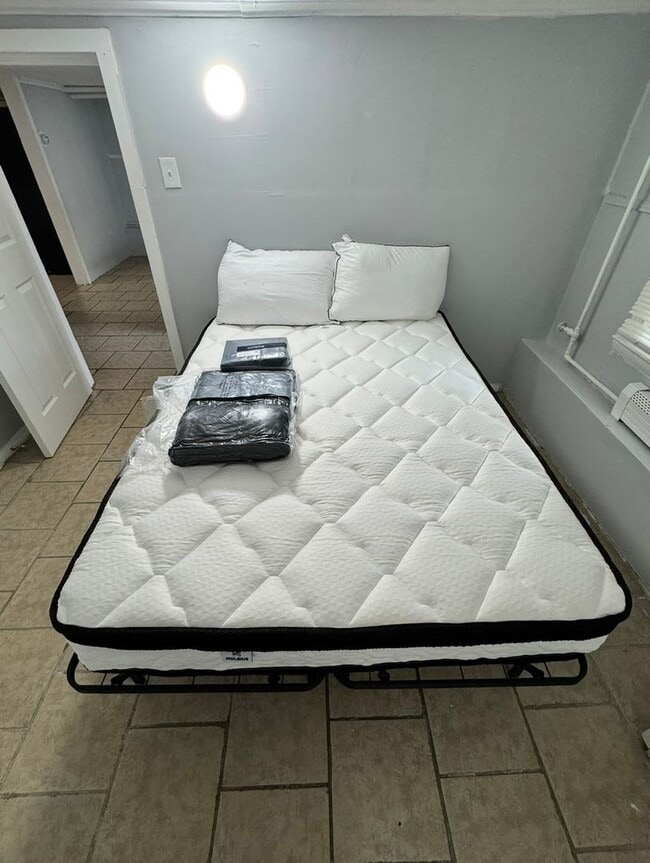 Building Photo - 6508 Winchester Ave