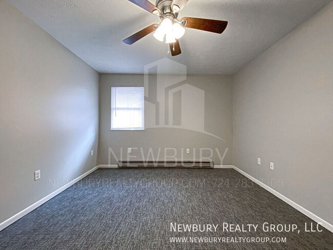 Building Photo - Spacious 2-Bedroom Apartment in a Serene C...