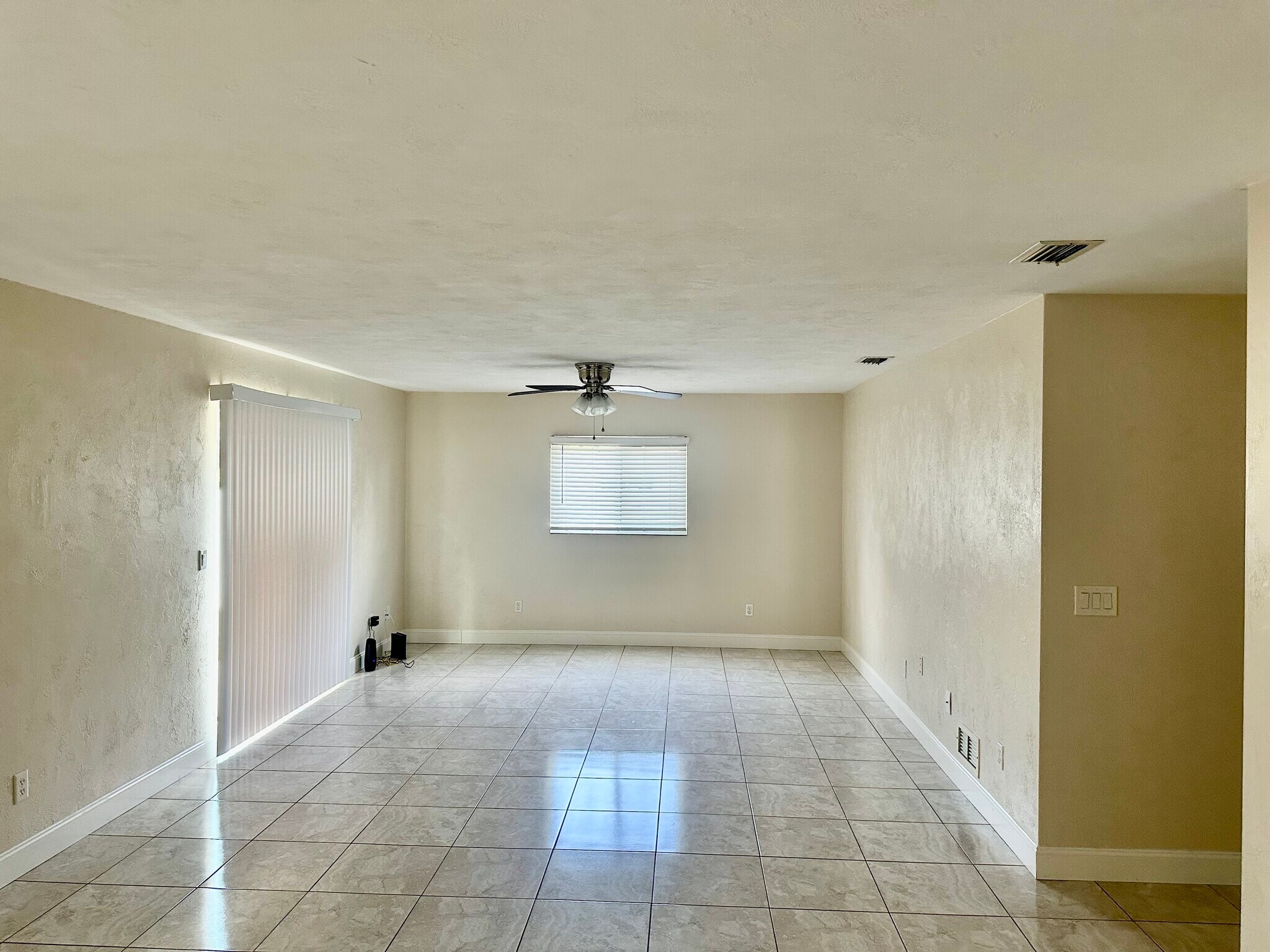 Living room - 108 Pinion Cir