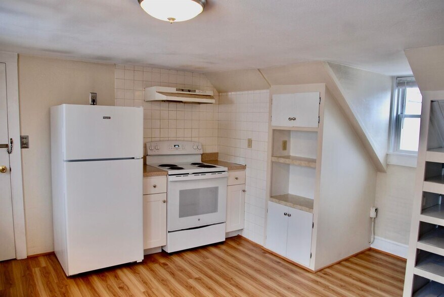 Building Photo - 17 Hanover