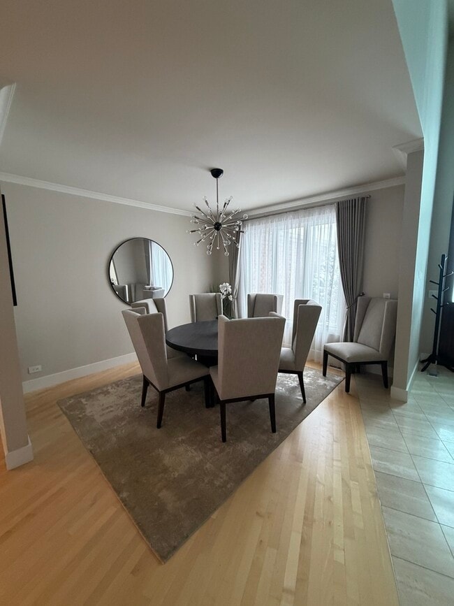 Building Photo - 525 Senon Dr