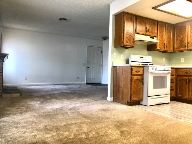 Building Photo - 6617 W Tropicana Ave